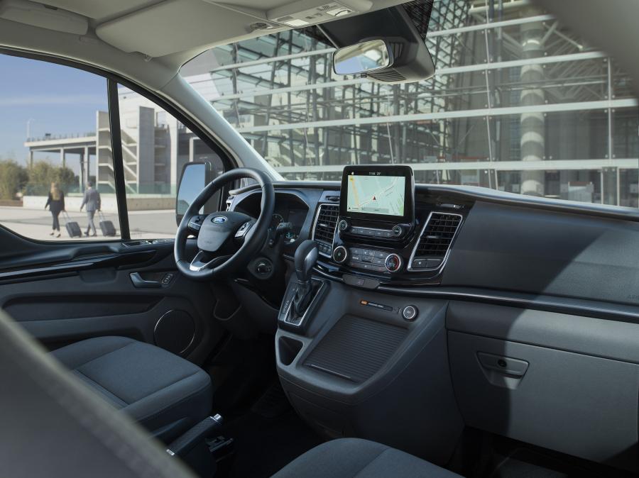 Интерьер Ford Tourneo Custom PHEV 2019 года  (WW) (фото 3 из 39)